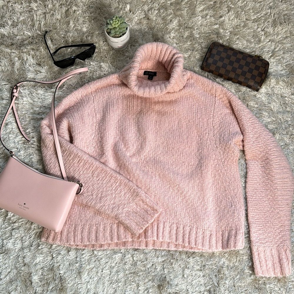 EUC J.Crew Baby Pink Merino Wool Blend Turtle Neck Sweater M